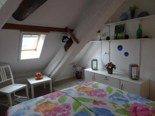 A bed or beds in a room at Rêst en Romte