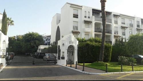 LA ALCAZABA PUERTO BANÚS, Marbella – Precios actualizados 2023