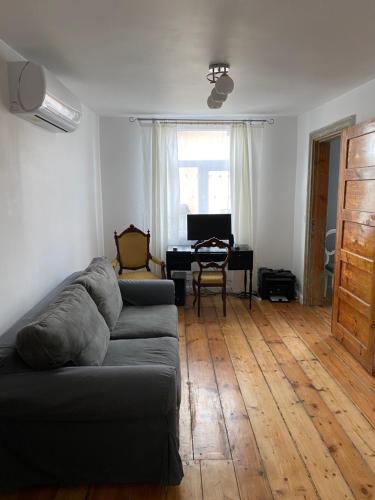 Χώρος καθιστικού στο Skrunda Apartments Rustic