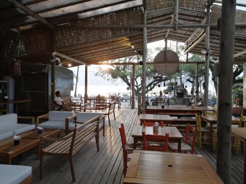 Restoran atau tempat makan lain di Beer Hostel Suites Privativas e Compartilhadas