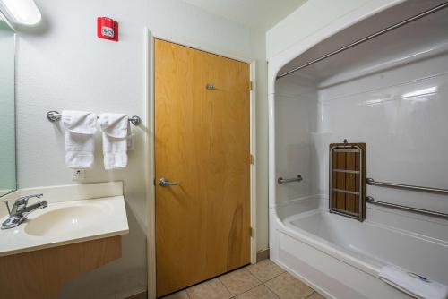 Gallery image of Motel 6 Athens in Athens