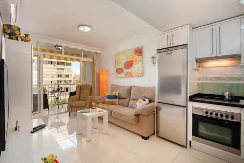 Fabulous sunny second floor apartment - Edificio Europark - overlooking gardens and pools.
