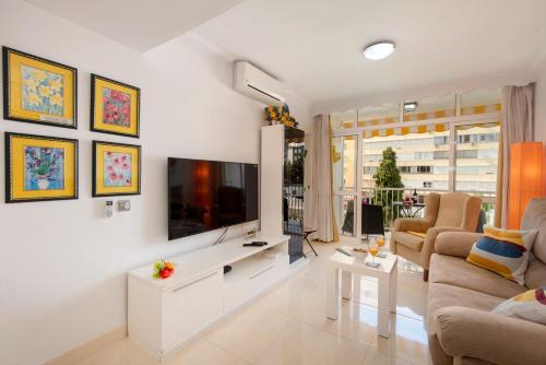 Fabulous sunny second floor apartment - Edificio Europark - overlooking gardens and pools.