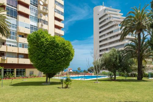 Fabulous sunny second floor apartment - Edificio Europark - overlooking gardens and pools.