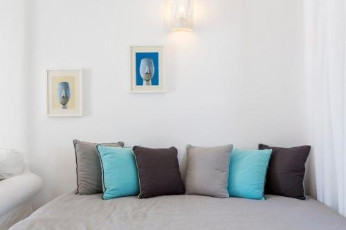 Posteľ alebo postele v izbe v ubytovaní Villa Del Sol Mykonos Junior Suite