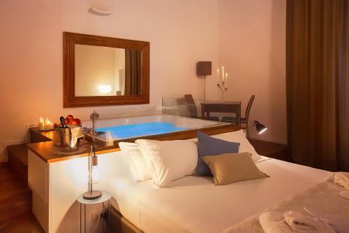 Deluxe Suite mit Whirlpool-Badewanne