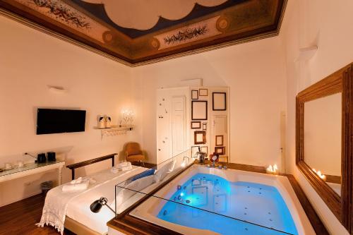 Deluxe Suite mit Whirlpool-Badewanne