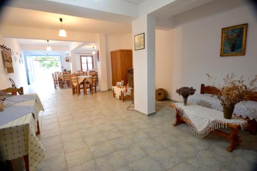 Posezení v ubytování Hotel Atsitsa