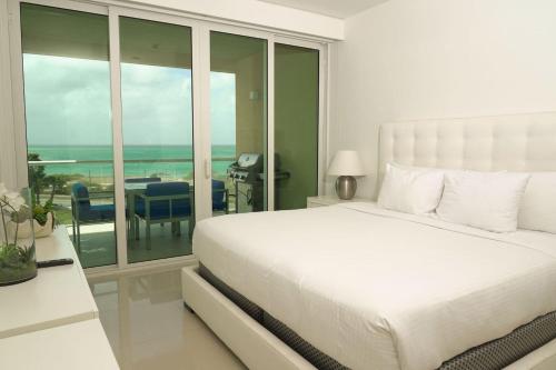 Um quarto em Stunning apartment with sea views