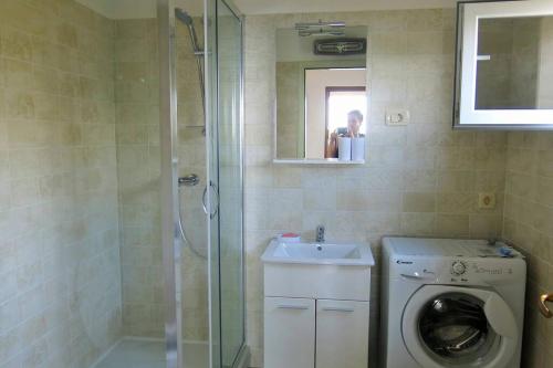 Koupelna v ubytování Vacation home Marinići