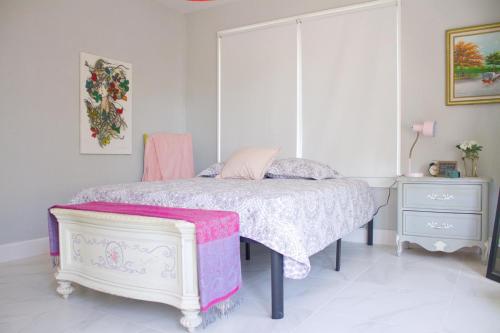 G - Colorful and Luminous Suite near MIA (Apt 4)