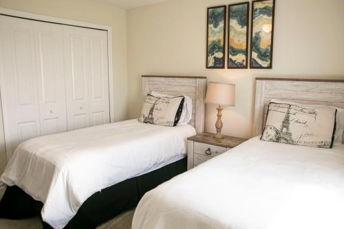 B - New 4 Bedroom Home - 5 Miles to Disney - Free Water Park - Private Pool photo 85