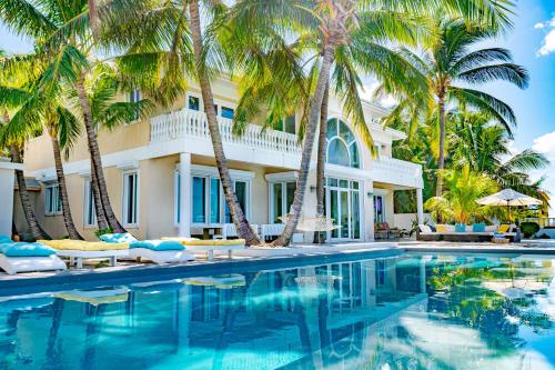 Seaview Oceanfront Villa - With Private pool