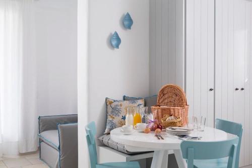 Nápoje v ubytování Deluxe Mykonos Villa Outdoor Pool Villa Side Sea