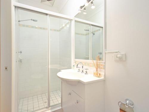 Et badeværelse på Black Wattle at Hyams Beach