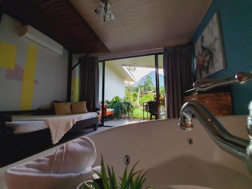 Foto sihtkohas Fortuna asuva majutusasutuse Yellow Tree Suites galeriist