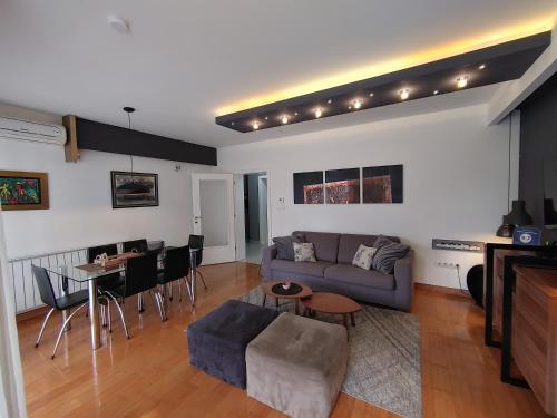 Χώρος καθιστικού στο Zagreb Lodge Apartment