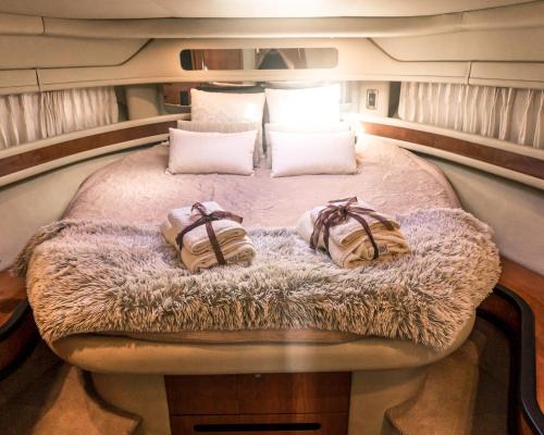 Cama o camas de una habitación en Yacht Blue Days