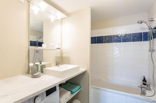 Koupelna v ubytování Les Toits de Marceau, Cœur cité historique Sarlat