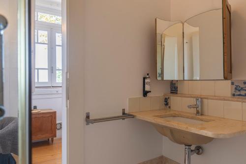 Bilik mandi di Casa da Pendoa
