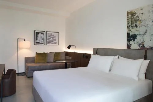 J Hotel photo 13