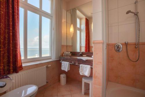 Gallery image of Strandhotel Ostfriesenhof in Borkum