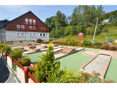 Aire de jeux pour enfants de l'établissement Rodinný resort UKO