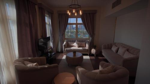 Χώρος καθιστικού στο marina two apartment 201 with direct sea view