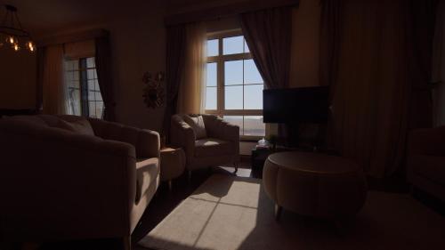 Χώρος καθιστικού στο marina two apartment 201 with direct sea view