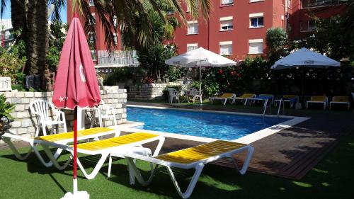 Πισίνα στο ή κοντά στο Apartaments Mar Blau Calella