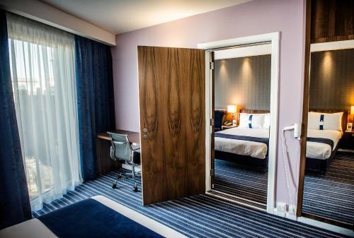 Standard Double Room with Sofa Bed and Free Hot Breakfast