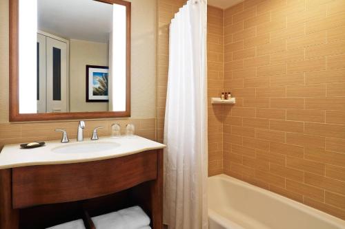 Koupelna v ubytování Sheraton Augusta Hotel