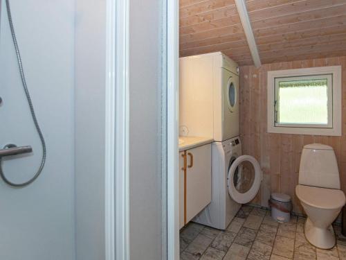 A bathroom at Holiday Home Lærkevej VI