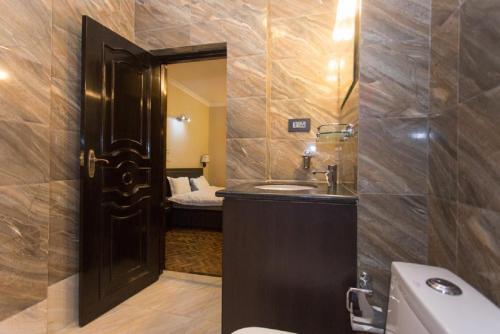 Koupelna v ubytování Rinchen Hotel