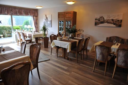 En restaurant eller et andet spisested på Hotel Pension Haus Berghof