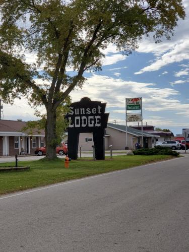 Sunset Lodge Escanaba – Photos 3