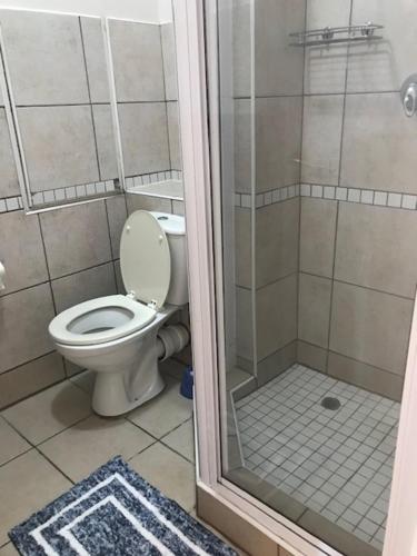 Phòng tắm tại 111 Lescalier Cabanas - Amanzimtoti