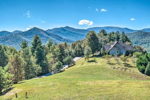Upscale Mountain Home with View, 10 Mi to Dwtn!