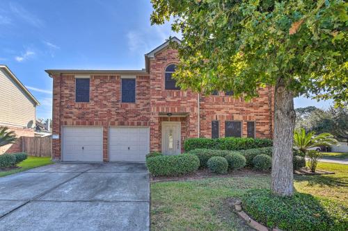 Fotografie z fotogalerie ubytování Family-Friendly Home about 12 Mi to Space Center! v destinaci Pasadena