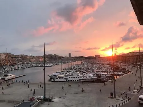 Vieux Port Clim Calme Vue Bonne Mere ou Eglise Appartements de Caractere photo 1