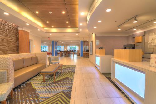 Imagen de la galería de Holiday Inn Express Hotel & Suites Mobile Saraland, an IHG Hotel, en Saraland