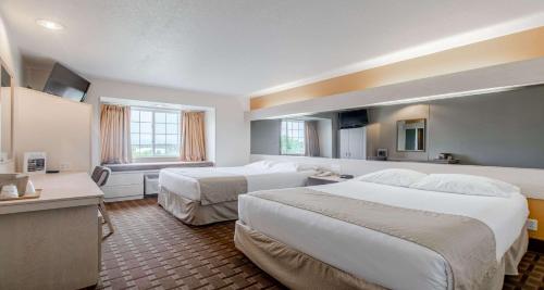 Imagen de la galería de SureStay Hotel by Best Western Christiansburg Blacksburg, en Christiansburg