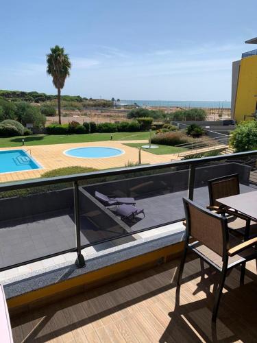 Apartment 2 minutes from beach with pool