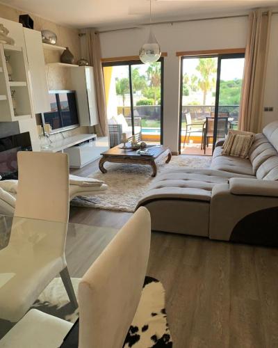 Apartment 2 minutes from beach with pool