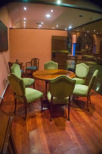 Μια τηλεόραση ή/και κέντρο ψυχαγωγίας στο Hotel Los Parrales