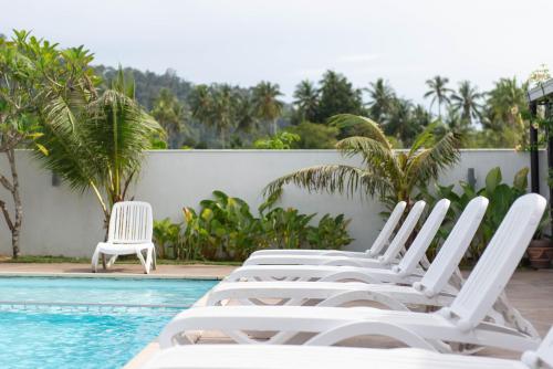 Bazén v ubytování Riverra Inn Langkawi nebo v jeho okolí
