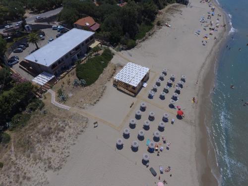 Afbeelding uit fotogalerij van Residence Le Palme - Appartamenti sul mare - Spiaggia tra Palinuro e Caprioli in Pisciotta