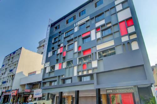 Hotel OYO Townhouse 66 Nagpur station CA Road, India - Booking.com