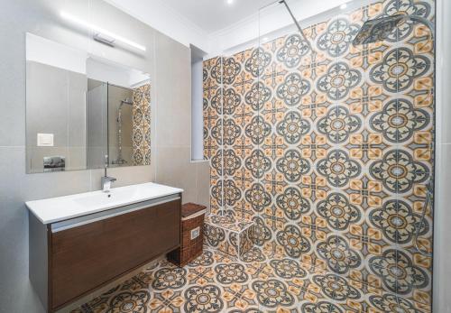 A bathroom at Asteria Apartments