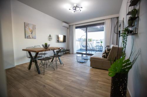 Raise Acropolis View Suites